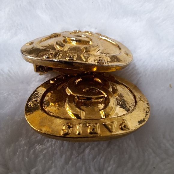 Chanel Earrings - Picture 6 of 8